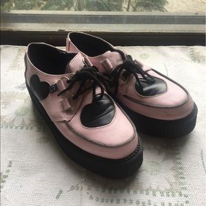 T.U.K. Pink & black heart creepers, size 8